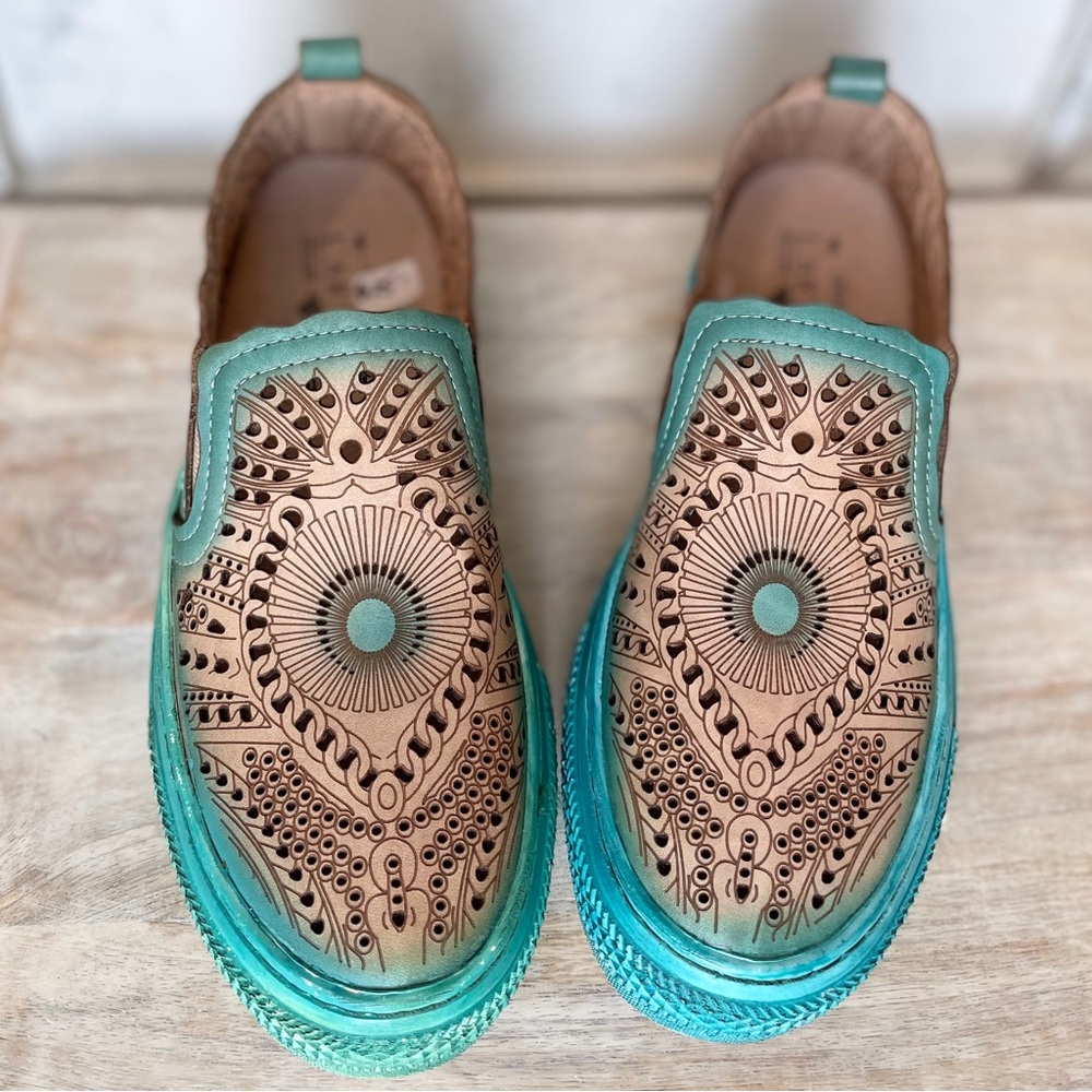 NWT. L’ Artiste Hanna Slip-On Turquoise Shoes - 36